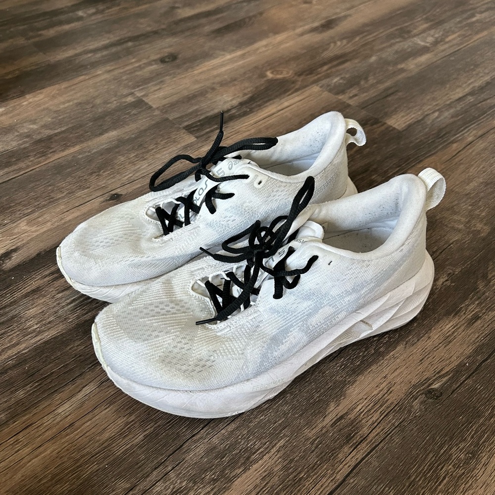 ASICS Novablast 5 White
